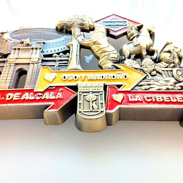 �X�y�C�� �}�h���[�h �N�}�ƃC�`�S�̖� �L�[�z���_�[ ���y�Y ���{������